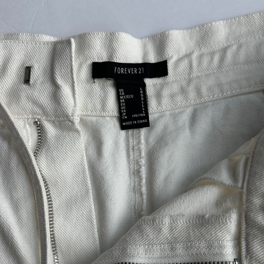 Forever 21 Women's Cream High-Waisted Shorts | Minimalist | Size Large - Picture 2 of 8